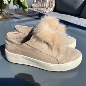 Skor storlek 38 - Superfina skor, knappt använda. Storlek 7 som motsvarar 38. 400 kr eller bud