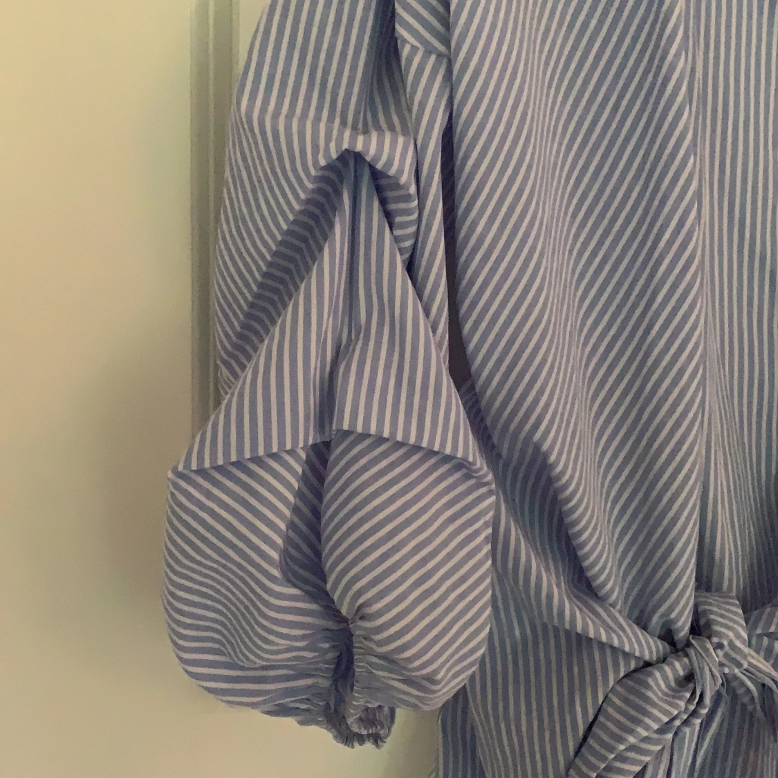 Blå och vit randig blus/topp - 90