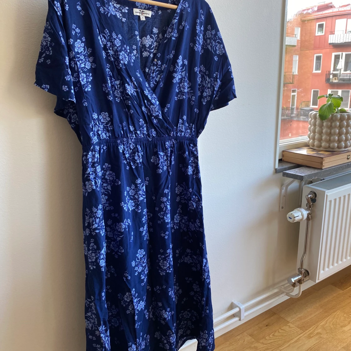 Blommig klänning - 90