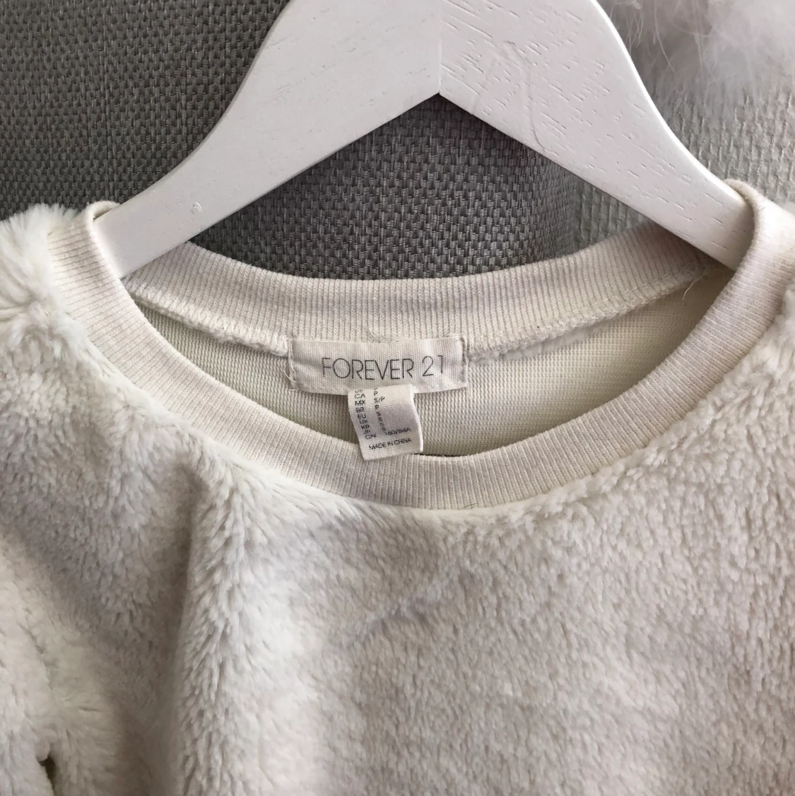 Fluffig tröja stl. S - 90