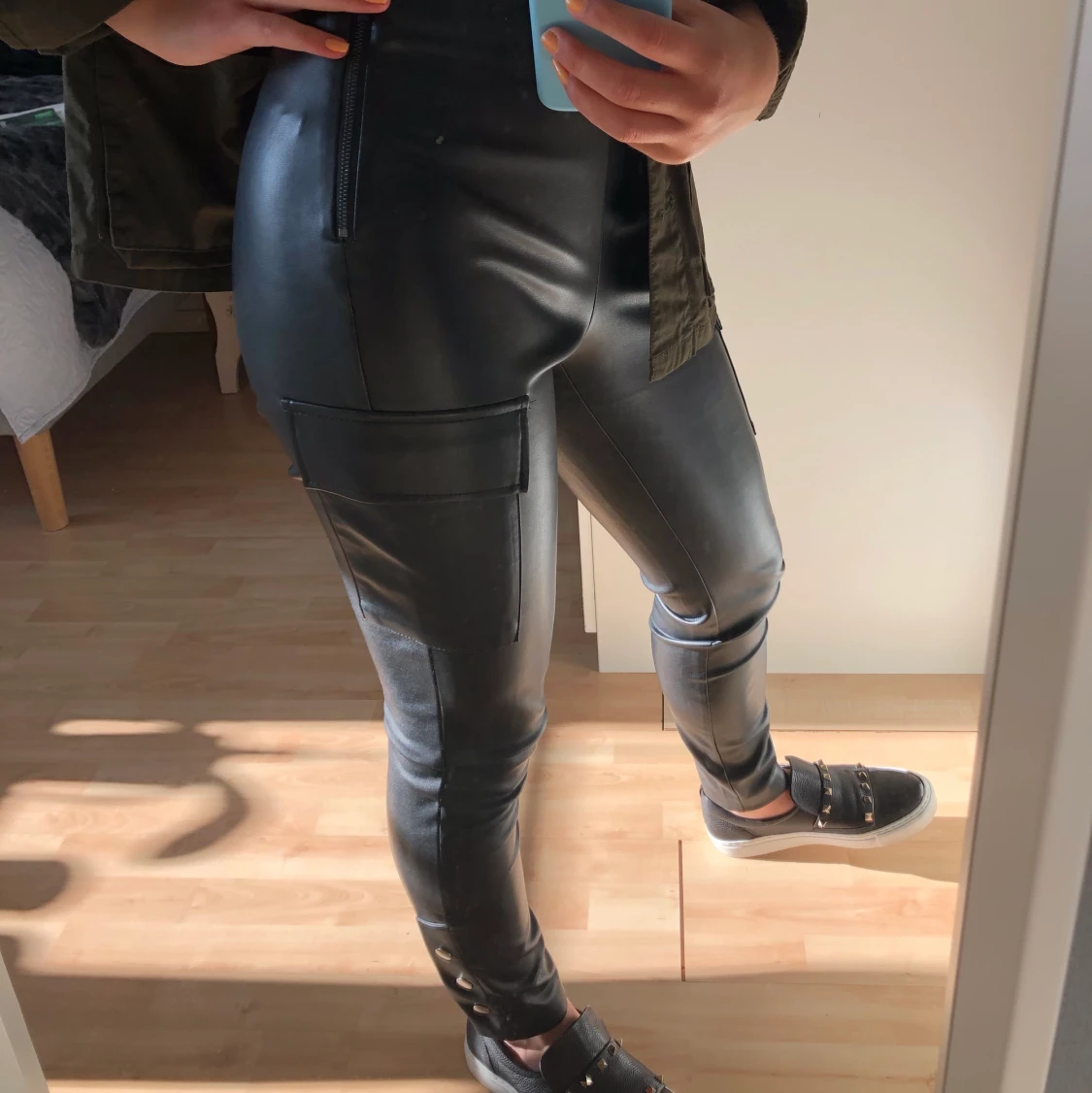 Skinnbyxor från Zara - 90