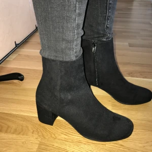 Klackskor - Klackskor från h&m. Oanvända. 170kr ex frakt.