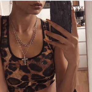  - Säljer denna ursnygga sport-bh med leopardmönster, 