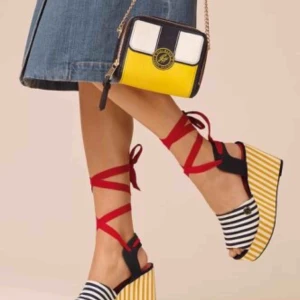  - Äkta Tommy hilfiger gigi hadid wedges. Stl 38 . Nya oanvända