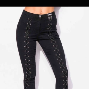  - Supersnygga byxor från madlady! Endast använda ett fåtal gånger. Frakt ingår i priset.