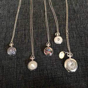  - Klocka - halsband Alla för 300:- Behöver byta batteri