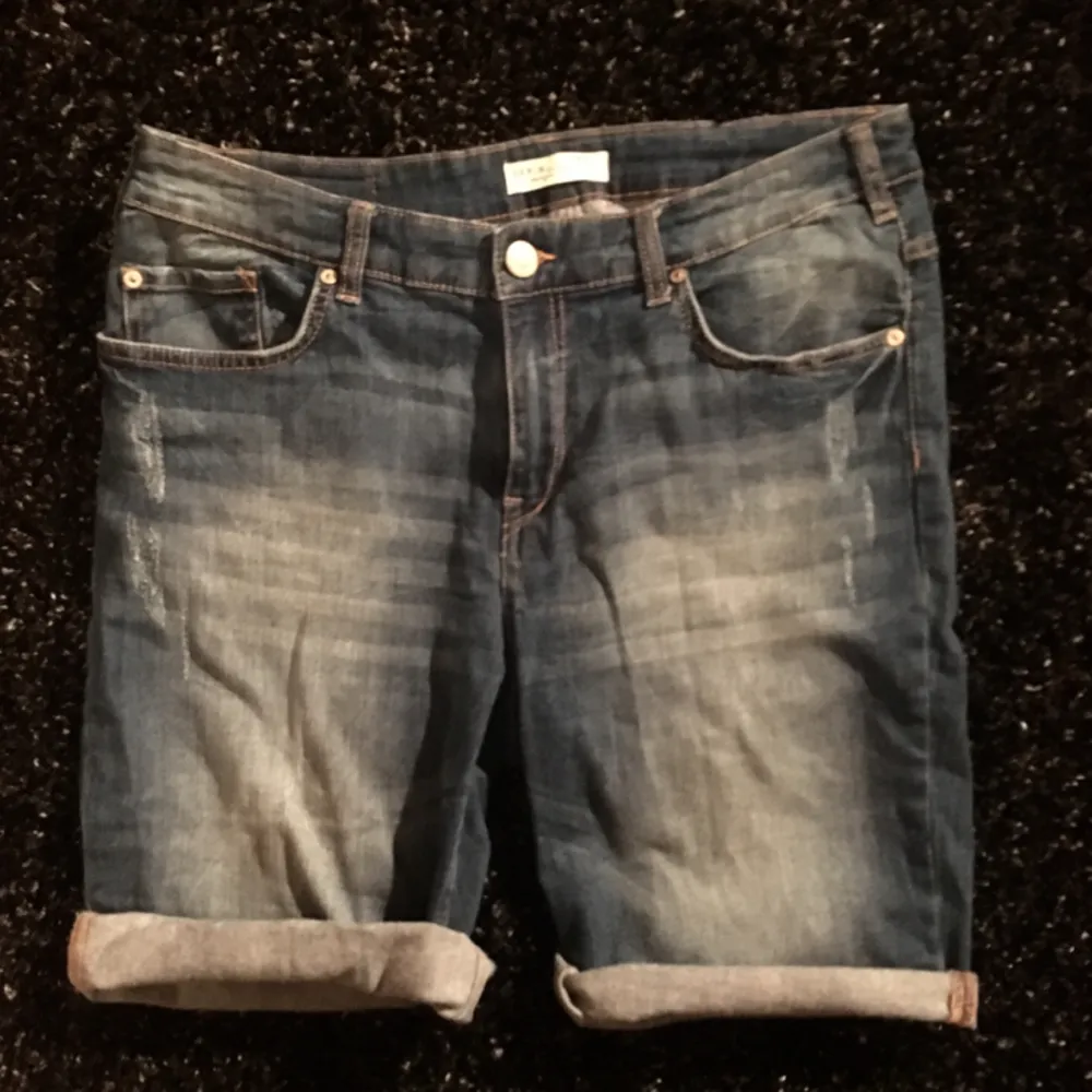 Jean shorts from Lindex (Size 46 but fits smaller sizes) | Meet ups in Sthlm/ post not included in price ✨. Jeans & Byxor.