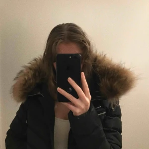  - En HOLLIES jacka för bara 2000kr, original pris 4000kr! 