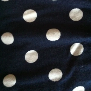 Bustier i marinblått & vitt, aldrig använd.  - Bustier i marinblått & vitt, aldrig använd. 