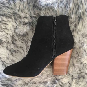  - Snygga klackskor från Justfab! Aldrig använda, bara provade. Frakt tillkommer om man inte vill mötas upp i eller runt Lidköping alternativt i Alingsås😘