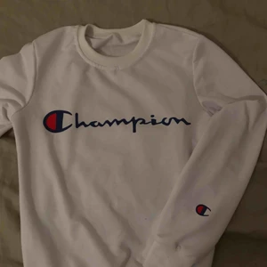  - En champion tröja. Oanvänd 