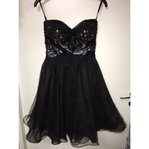  - Fin klänning! Använd en gång. 