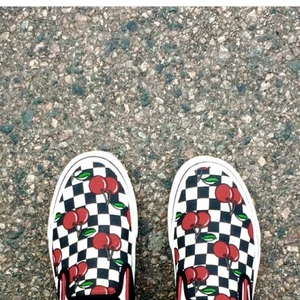  - Cherry Vans knappt använda 