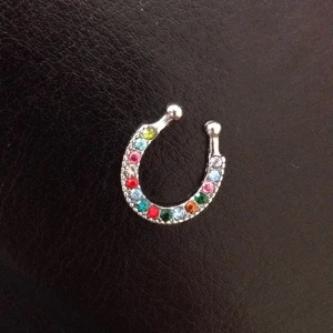  - Fejk näsring septum piercing. Oanvänd