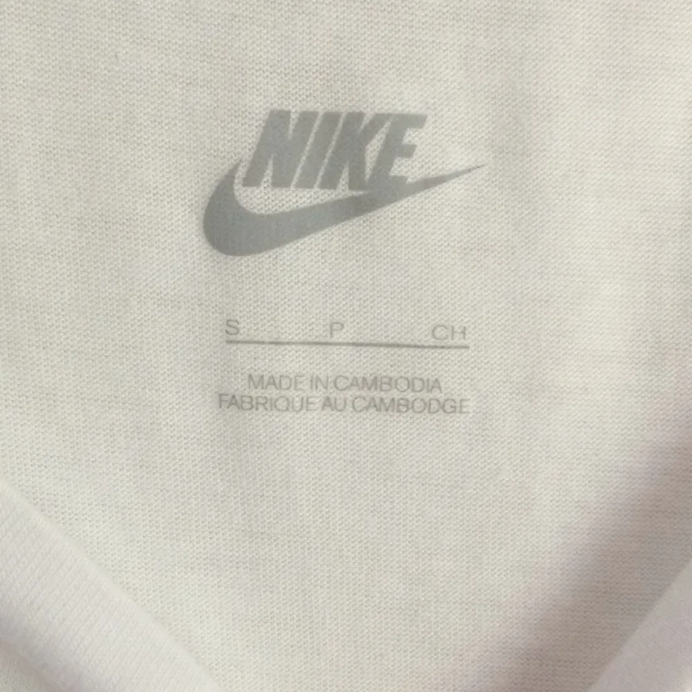 Tränings T-shirt från Nike i strl S
Använd en gång. Övrigt.