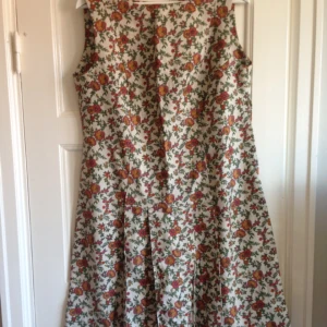  - Vintage blommig medellång