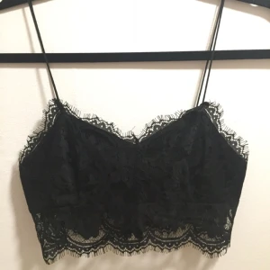  - Supersöt top från ginatricot
Aldrig använd 