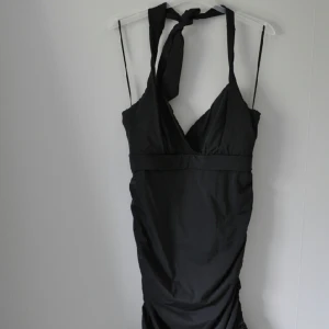  - Klänning "selma dress" från Shock.se 
i märket: black moon lilith 

Använd endast 1 gång 

Nypris: 349kr 
mitt pris: 150kr 

