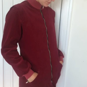  - Jacka från Vamlingbolaget, design Kristina Torsson, raka linjer. 