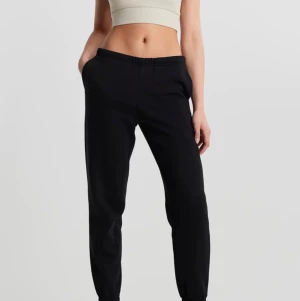 Gina tricot sweatpants - Storlek xs , knappt använda , skickar endast på post , orginalpris 249