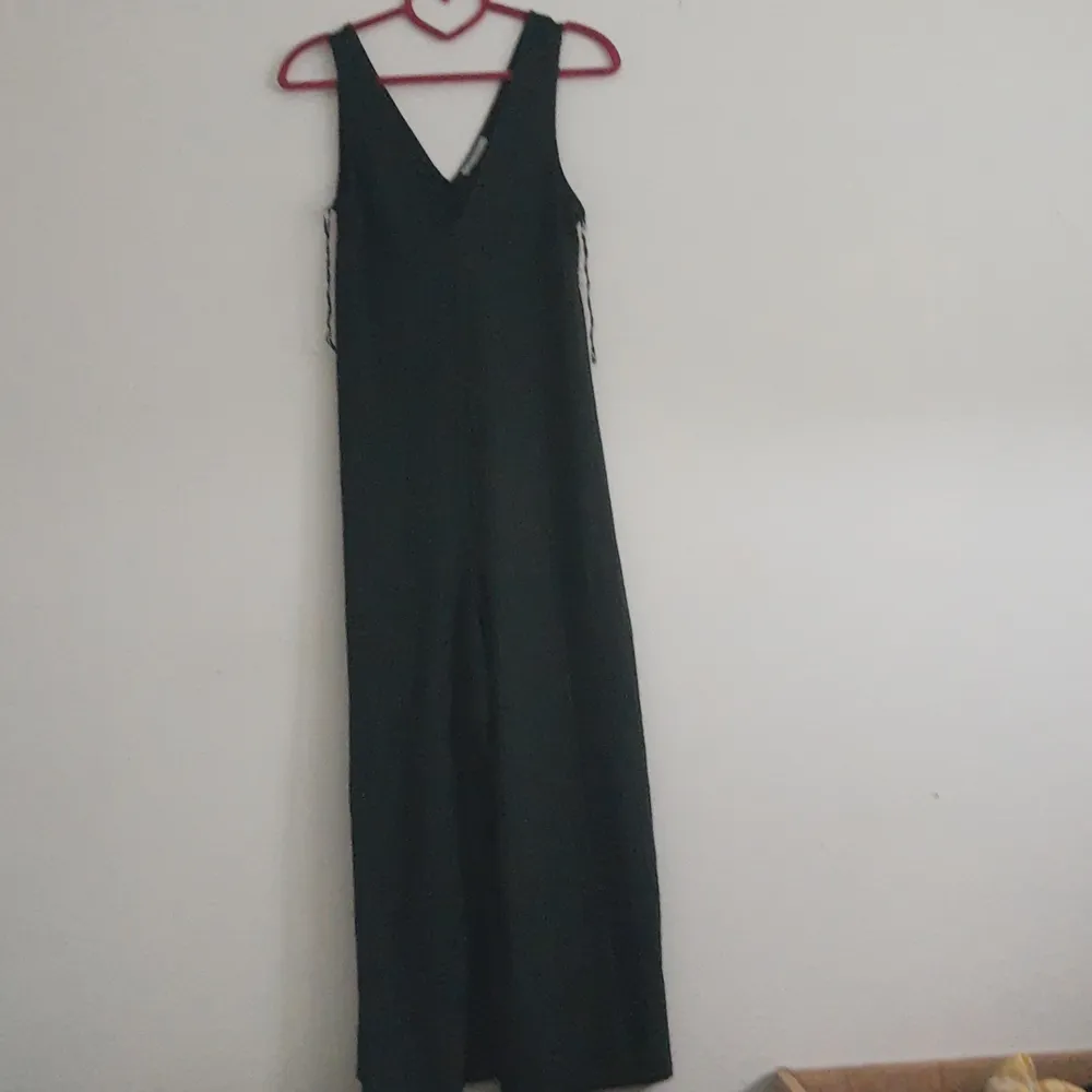 A very nice zara jumpsuit EUR/USA S 26. Kostymer.