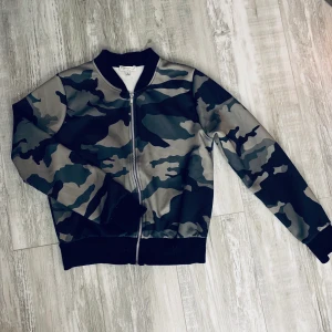 Tröja - Aldrig använd