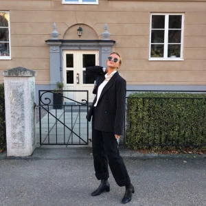 Kavaj  - En snygg och lite overaized kavaj från Loavies 