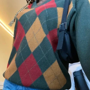 Stickad tröja - Aldrig använd. Nyskick. Fri frakt!