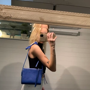 Väska - Blå väska från zalando 100kr + 63kr i frakt 