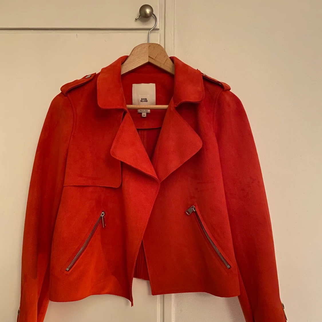 Jacka från River Island, Pris: 199kr