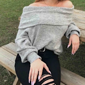  - Så fin tröja perfekt t hösten våren och även vintern  Säljer då jag ej använder denna längre o den är nästan i nyskick