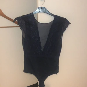 Body  - Oanvänd body från only 