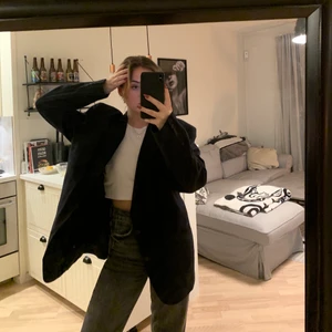 Oversized kavaj - En oversized kavaj, storlek XL i orginalpassform! Köpt för några månader sedan och använd 1 gång! 💛