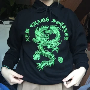 Drak hoodie från subdued - Fin hoodie köpt i Tyskland från Subdued. Fint och bra skick. Oversized! Original pris 450kr