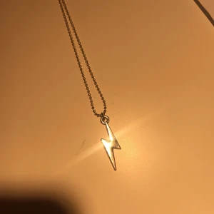 blixthalsband - blixthalsband, oanvänt. frakt 11kr eller mötas :)