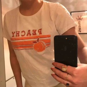  - Söt tröja, köparen står för frakten🥰