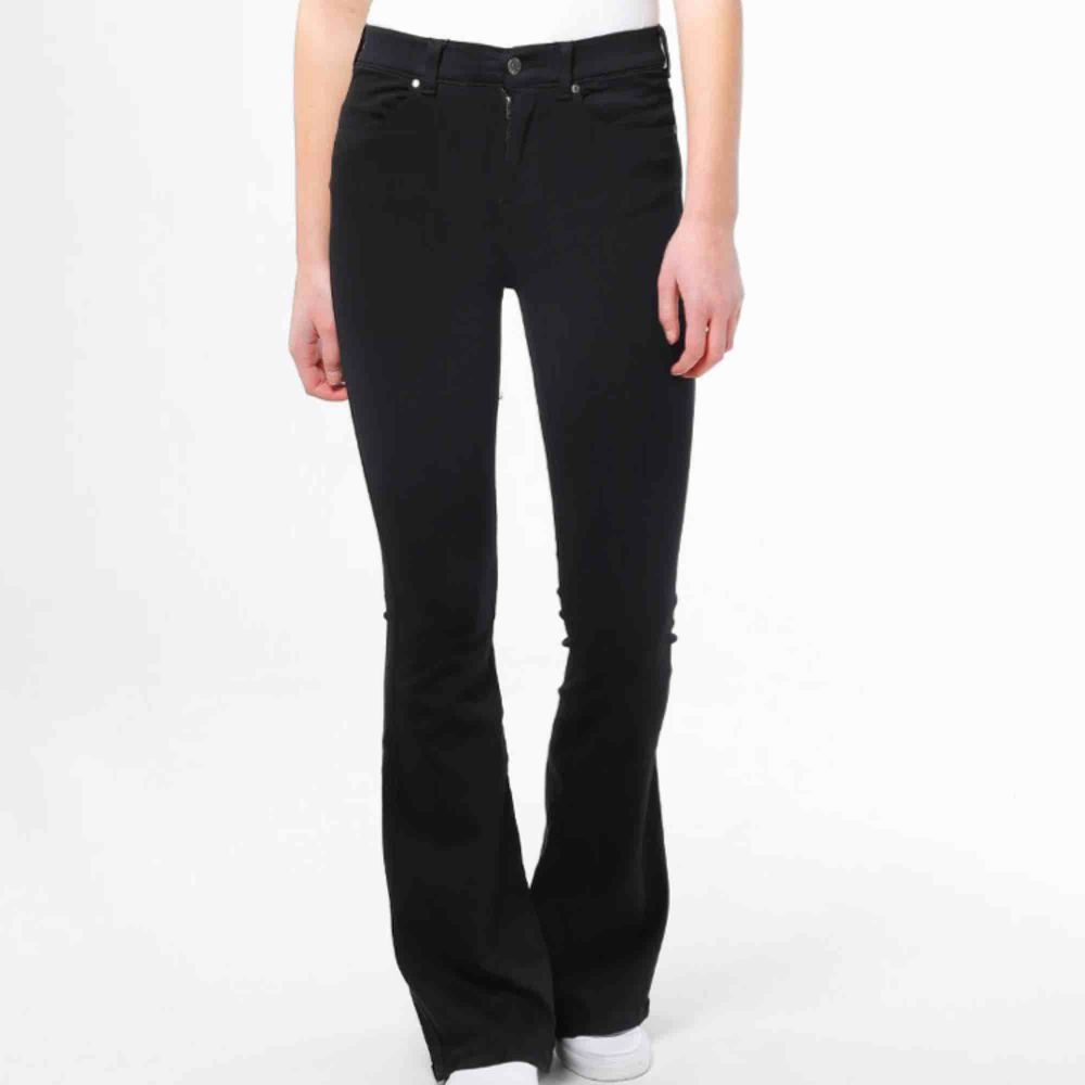 Bootcut jeans från dr denim i modellen macy. Storlek M och längsta längden. M/32 Bra skick. Jeans & Byxor.