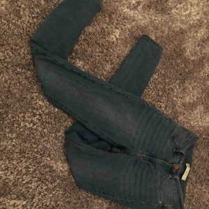 Blå MOLLY highwaisted jeans från GinaTricot stl S. Anvönda ändast 1 gång! INKL FRAKT❤️