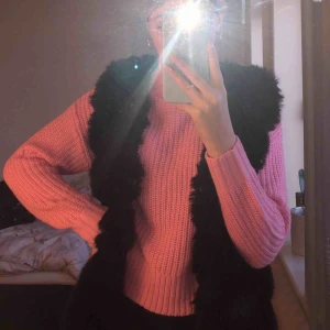  - Jättefin pälsväst 