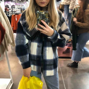  - Populära flanelljackan från zara. Nyskick, använd endast fåtal gånger!