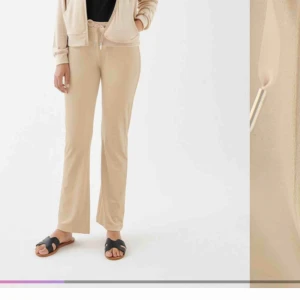  - mjukisbyxor från Gina tricot. Använda få gånger! Frakt 50kr. 