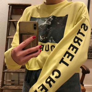  - Cool tröja köpt på Carlings, från märket STAY. 💛 