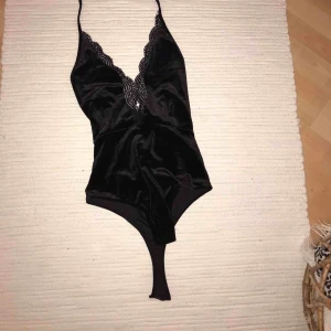  - Snygg body från bikbok 