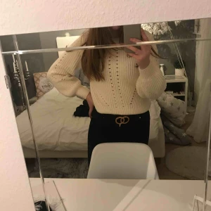  - Intressekoll: finns de någon som är intresserad av en riktigt varm stickad tröja, med mycket bra material? Använd Max 2 ggr Original pris 399kr