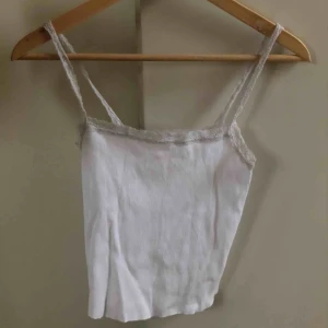  - Gullig topp från brandy melville!❤️