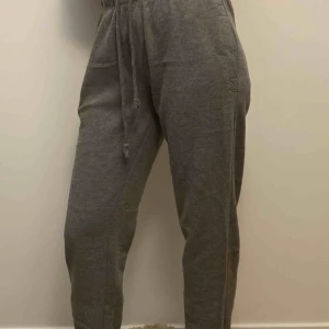  - Mjukisbyxor passar både xs och s