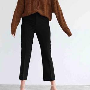 Kostym byxor från Ginatricot i modellen ”Lisa Trousers”  Passar storlek 36-38 Endast använd 2 gånger 