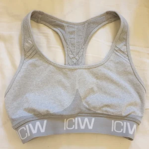  - Sportbh från ICIW. Använd en gång. Frakt tillkommer! 