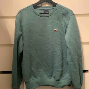  - Champion tröja i storlek S
