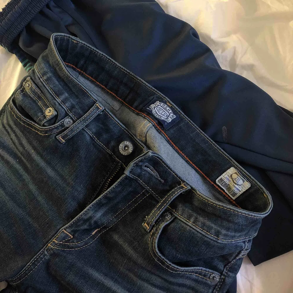 Säljer mina 211 super skinny crocker jeans med fin tvätt. Kommer tyvärr inte till användning av mig så därför jag säljer. Väldigt bra skick och väldigt sköna är dom:) hör gärna av er kring frågor osv💘. Jeans & Byxor.